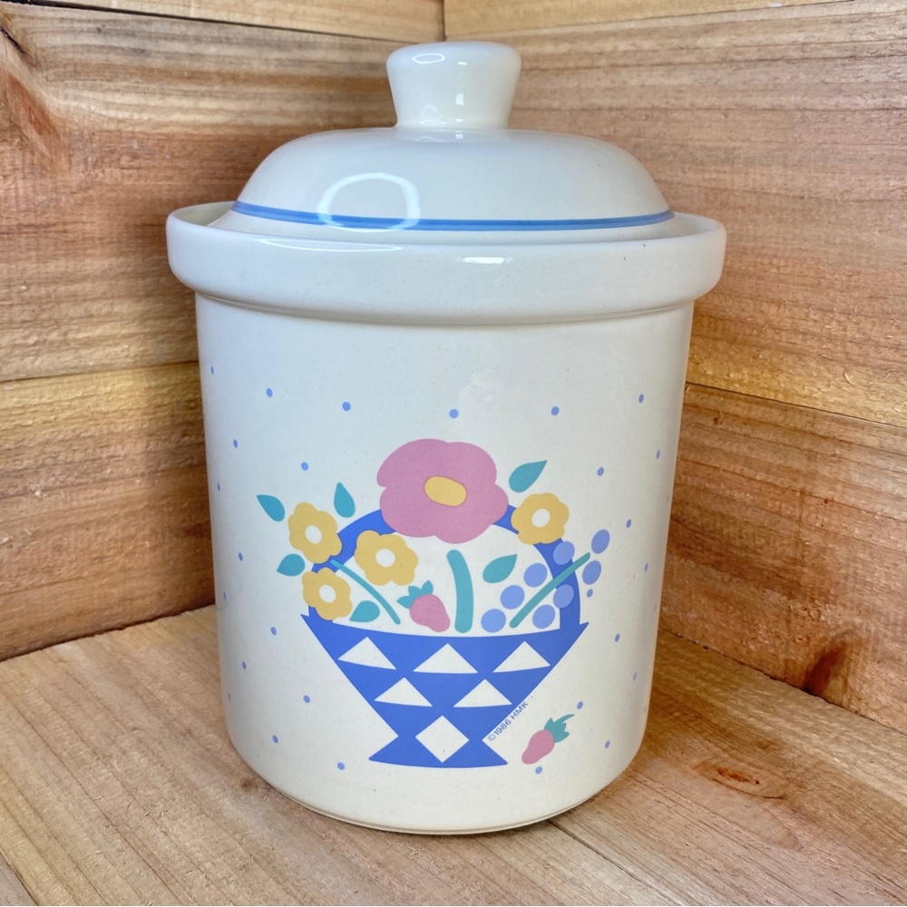 Vintage Cookie Jar 1986 HMK Auntie Em Collection Floral Flowers Basket